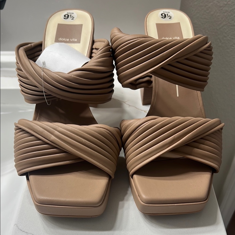Dolce Vita Women's Brown Strappy Sandals